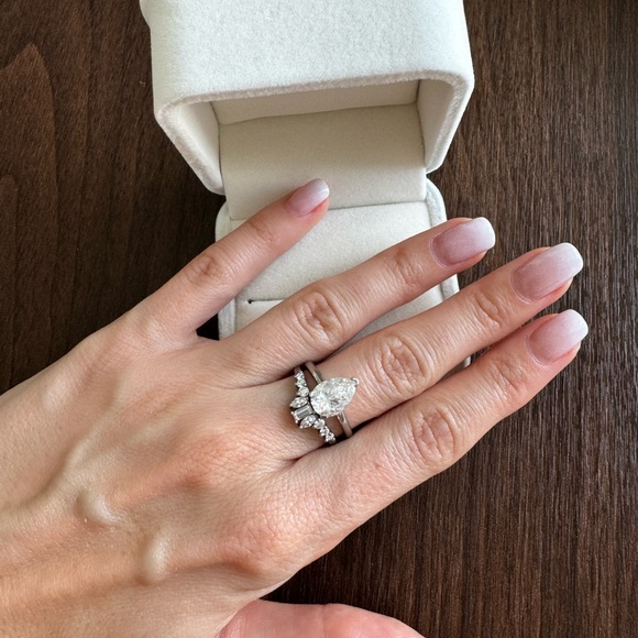 Gorgeous 2kt stackable diamond ring ( lab-created diamond) - Picture 2 of 5